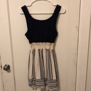 Navy blue/creme mid thigh dress